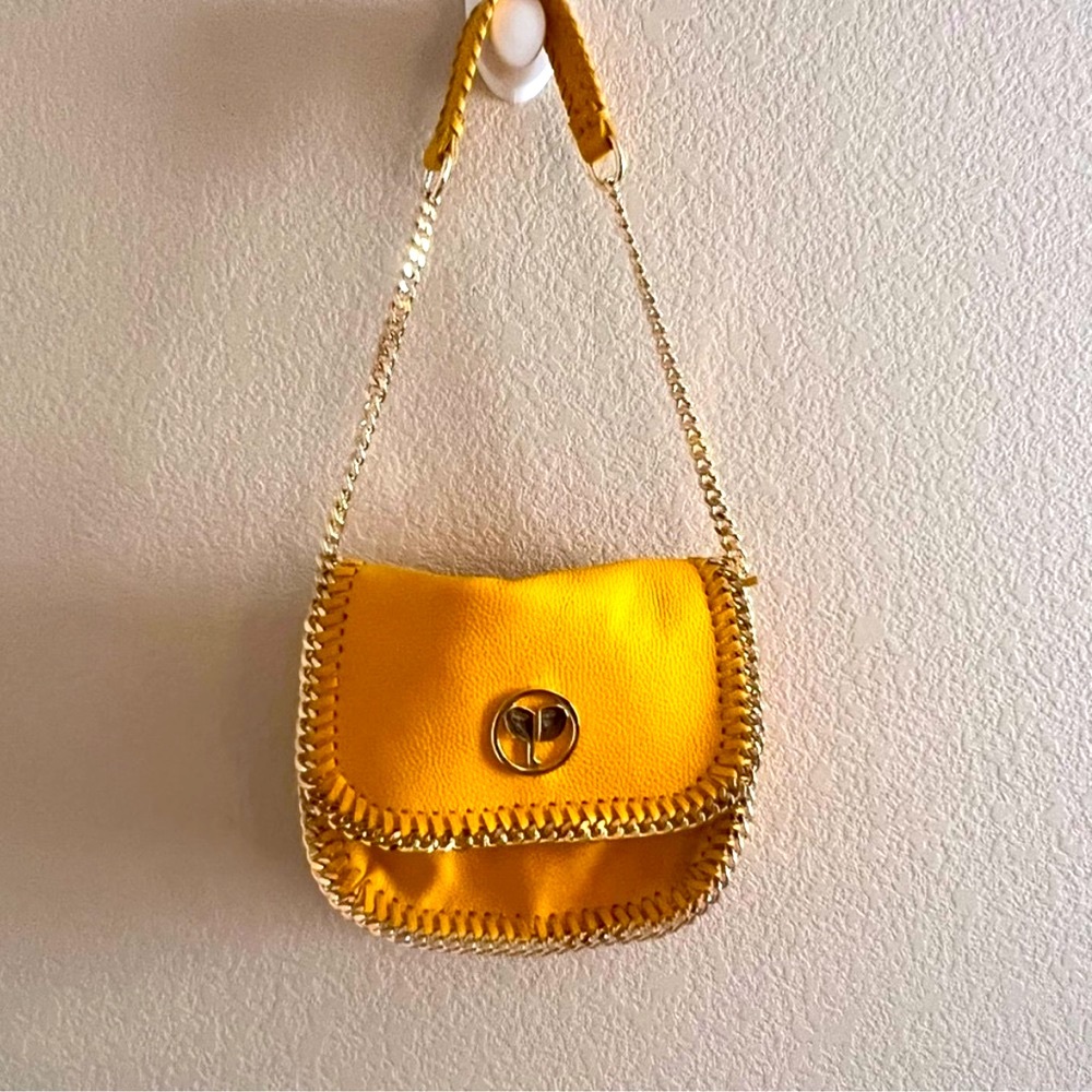 Persaman mustard yellow crossbody bag. Persaman made in Italy🇮🇹 mint condition